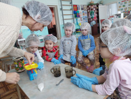 «Удивительный эксперимент: Яйцо в солёной воде!» «Удивительный эксперимент: Яйцо в солёной воде!».